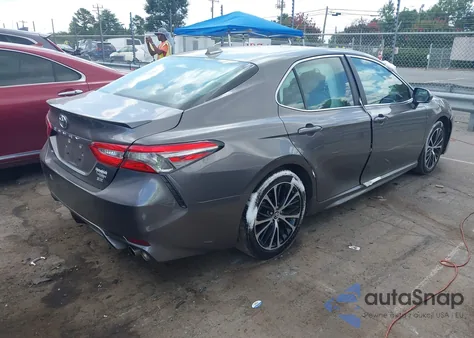 2018 Toyota Camry Se z USA, uszkodzony, nr VIN 4T1B11HK7JU104332